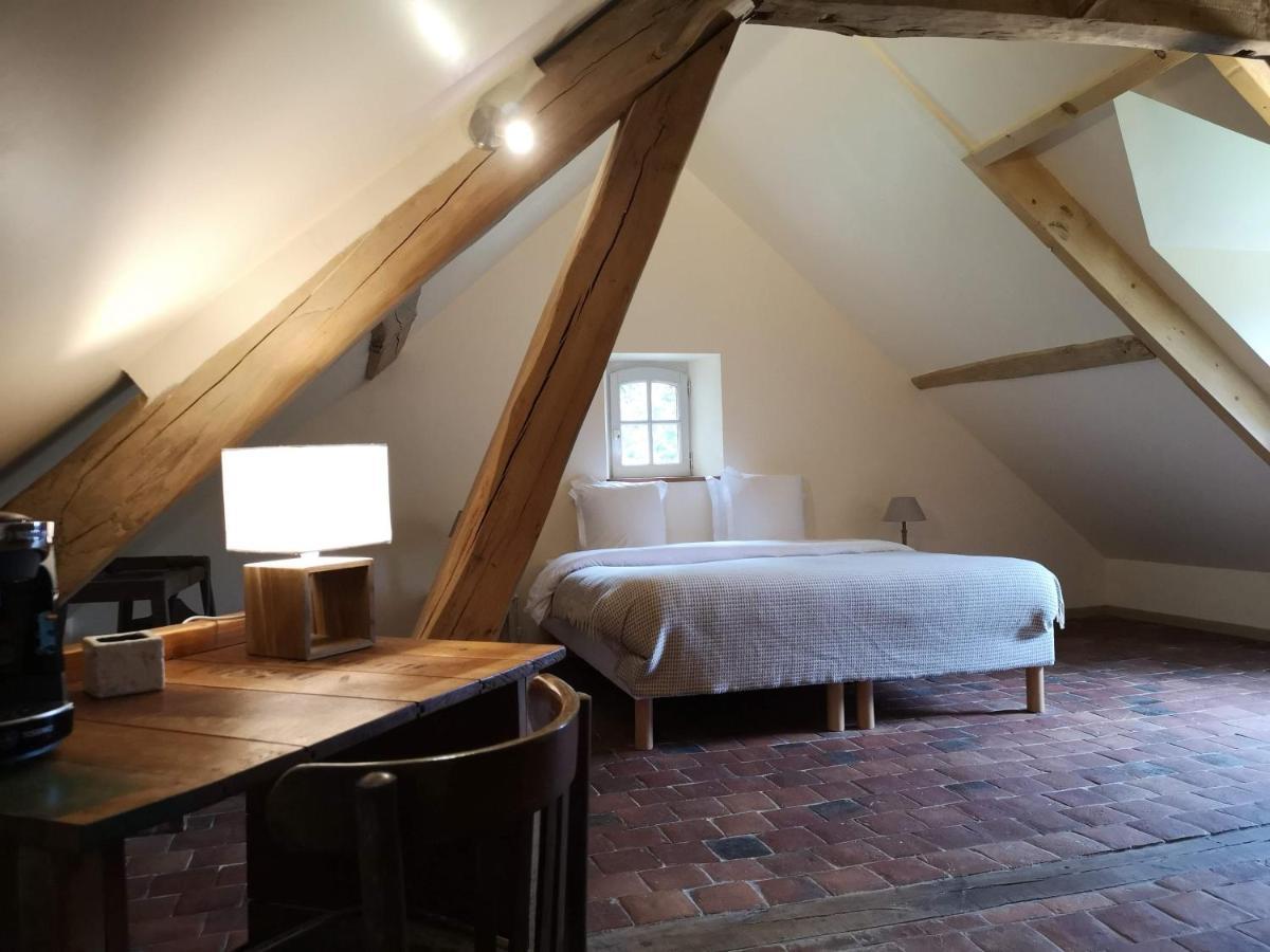 Le Moulin De Corneil Bed & Breakfast Mezilles ภายนอก รูปภาพ