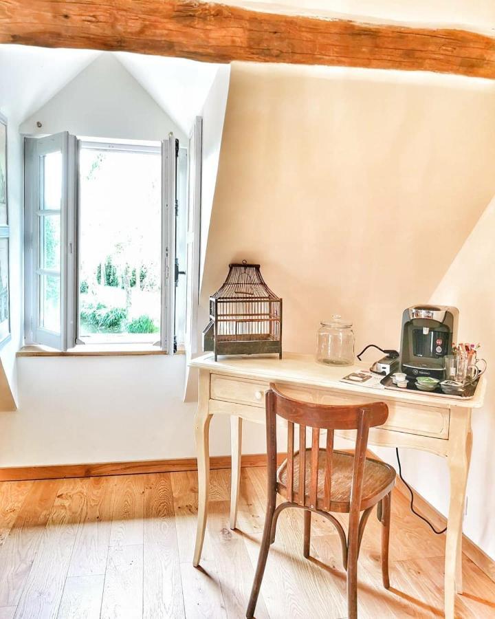 Le Moulin De Corneil Bed & Breakfast Mezilles ภายนอก รูปภาพ