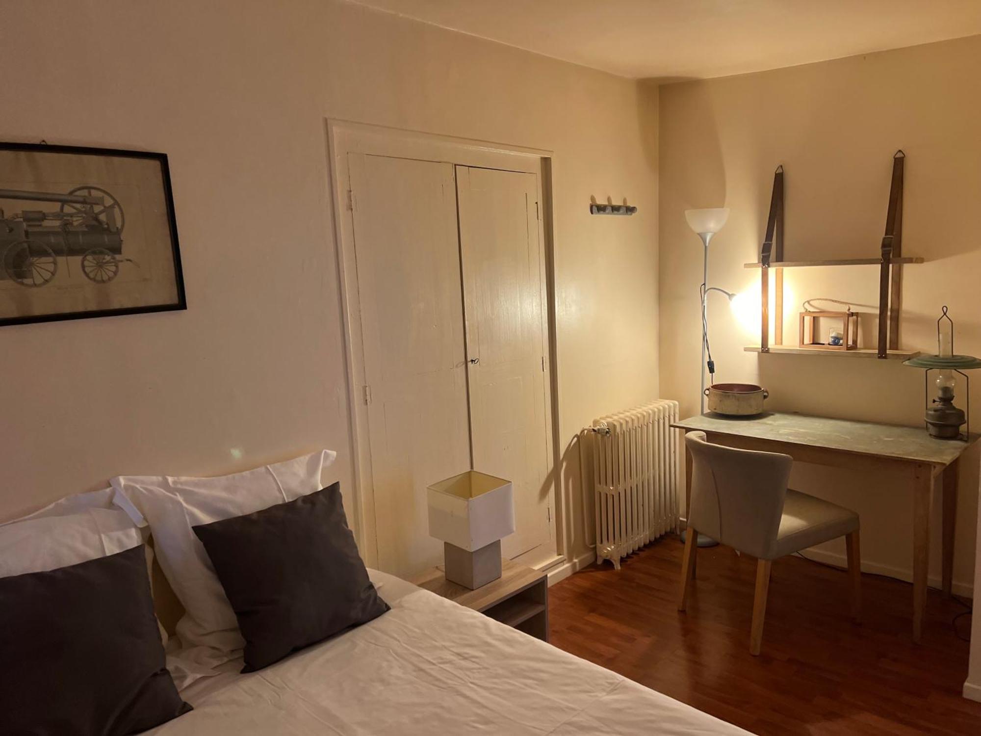 Le Moulin De Corneil Bed & Breakfast Mezilles ภายนอก รูปภาพ